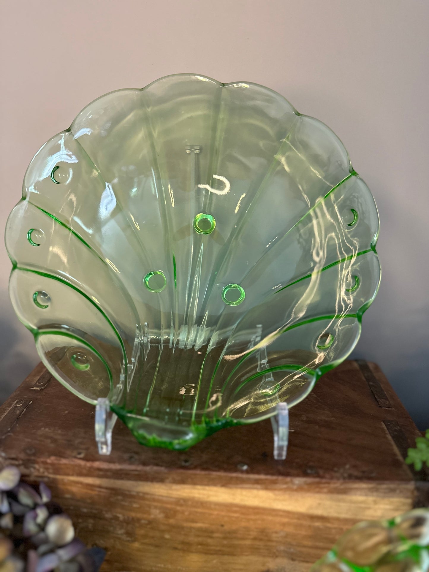 Uranium glass large scallop dish & 4 side dish set