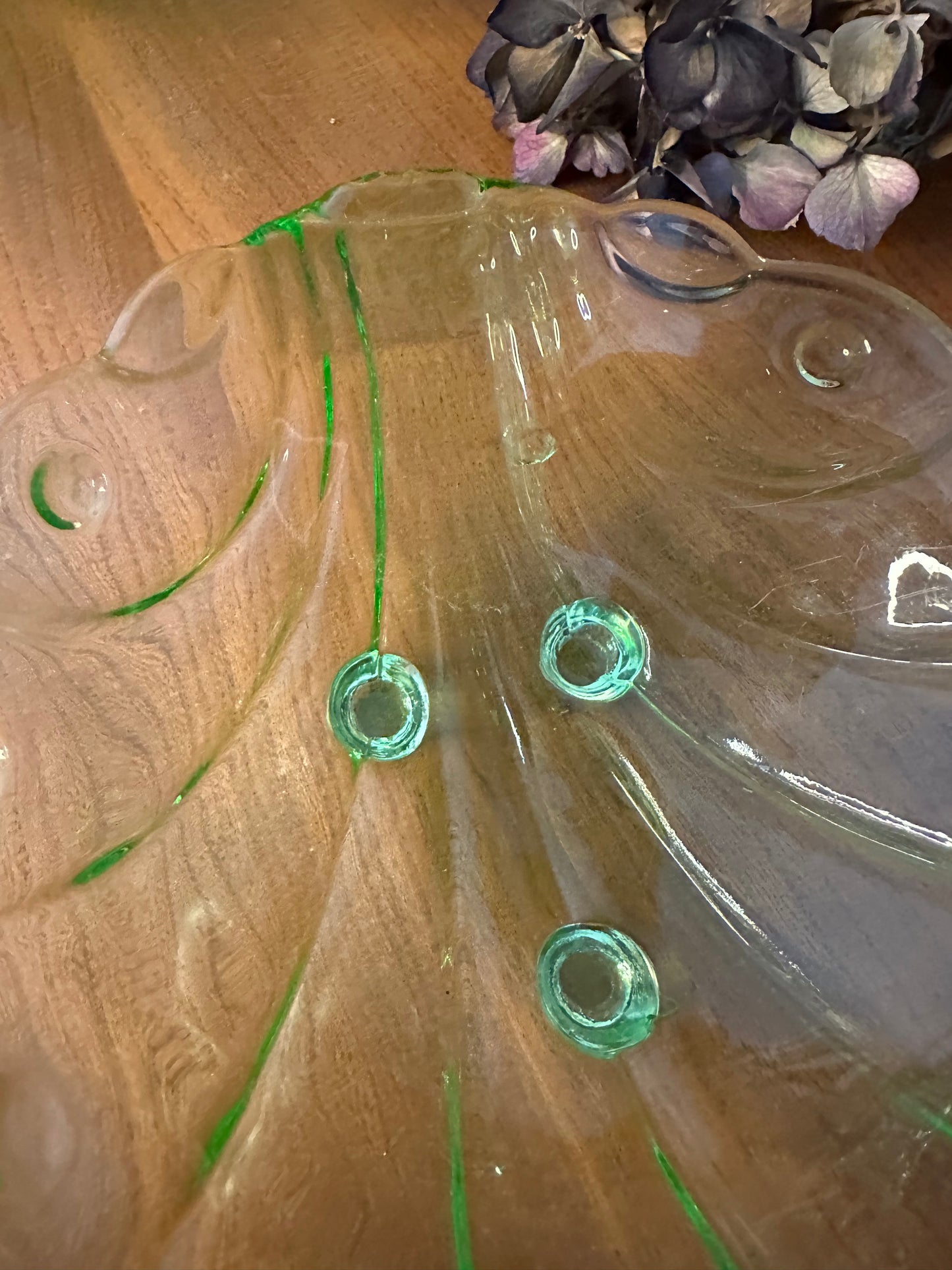 Uranium glass large scallop dish & 4 side dish set
