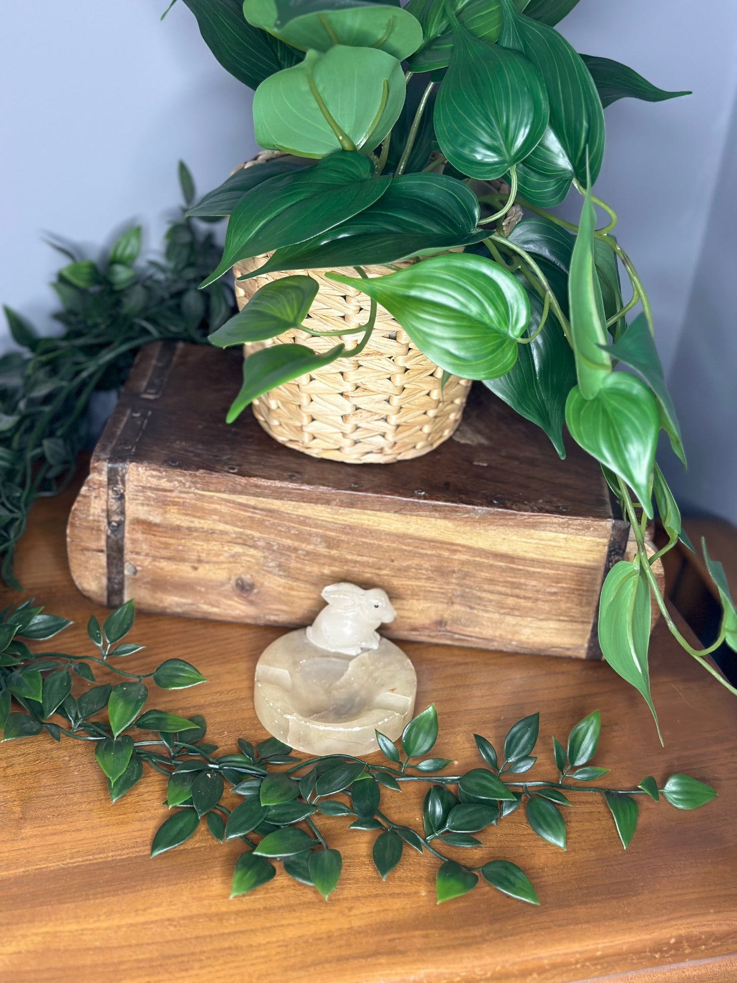 Vintage alabaster rabbit ashtray