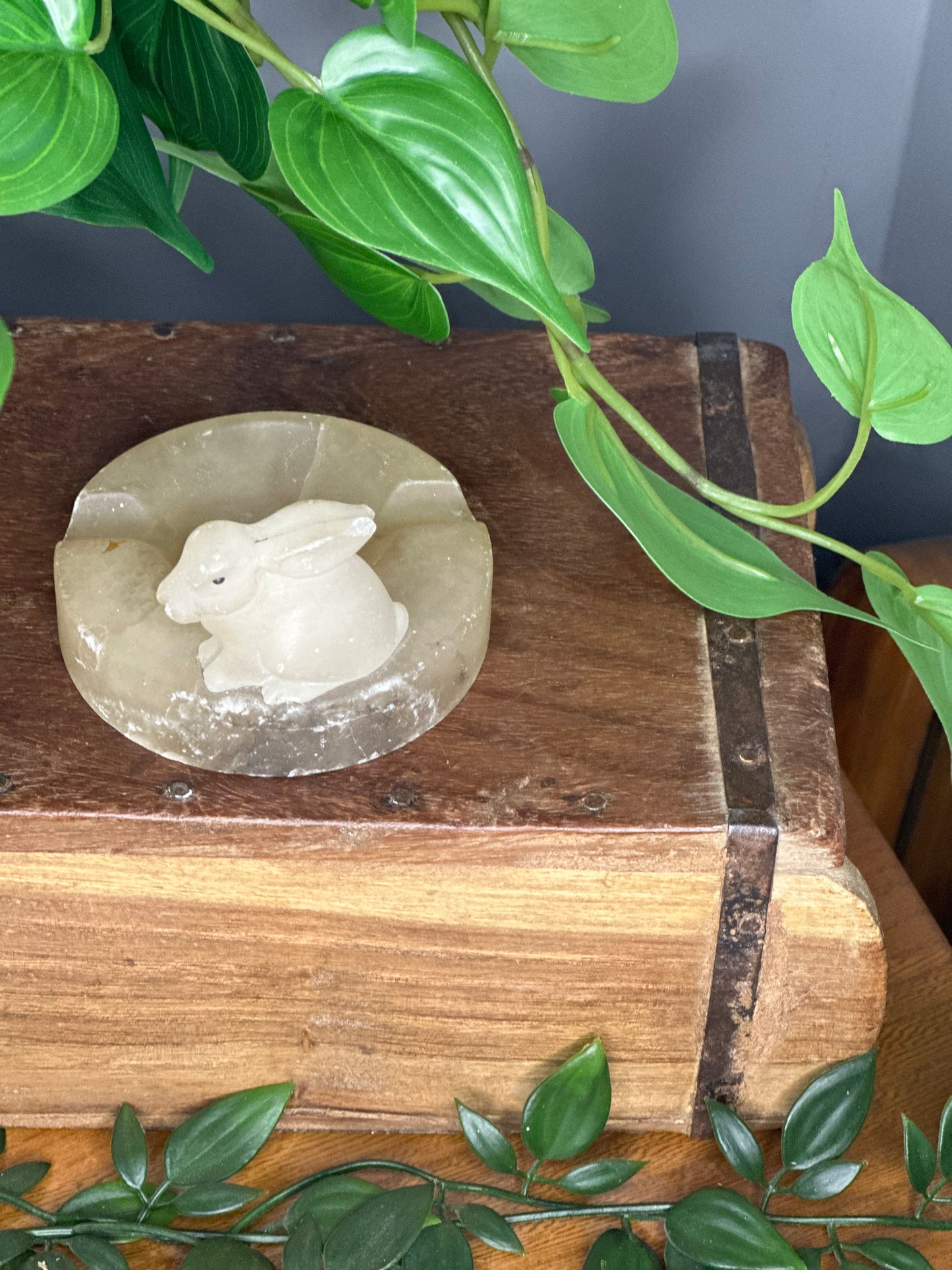 Vintage alabaster rabbit ashtray