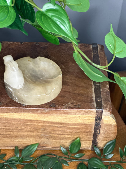 Vintage alabaster rabbit ashtray