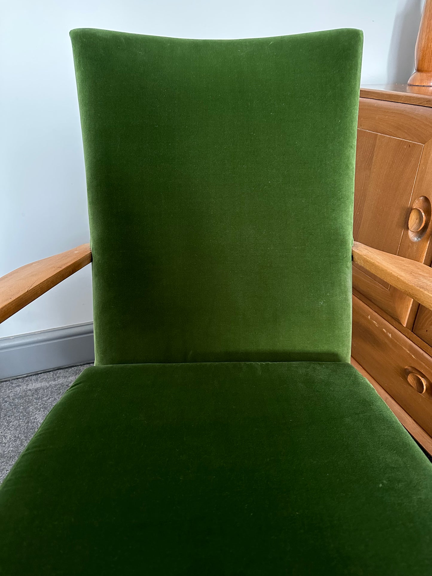 Parker Knoll PK973-4 Rocking chair in Neptune Mallard velvet