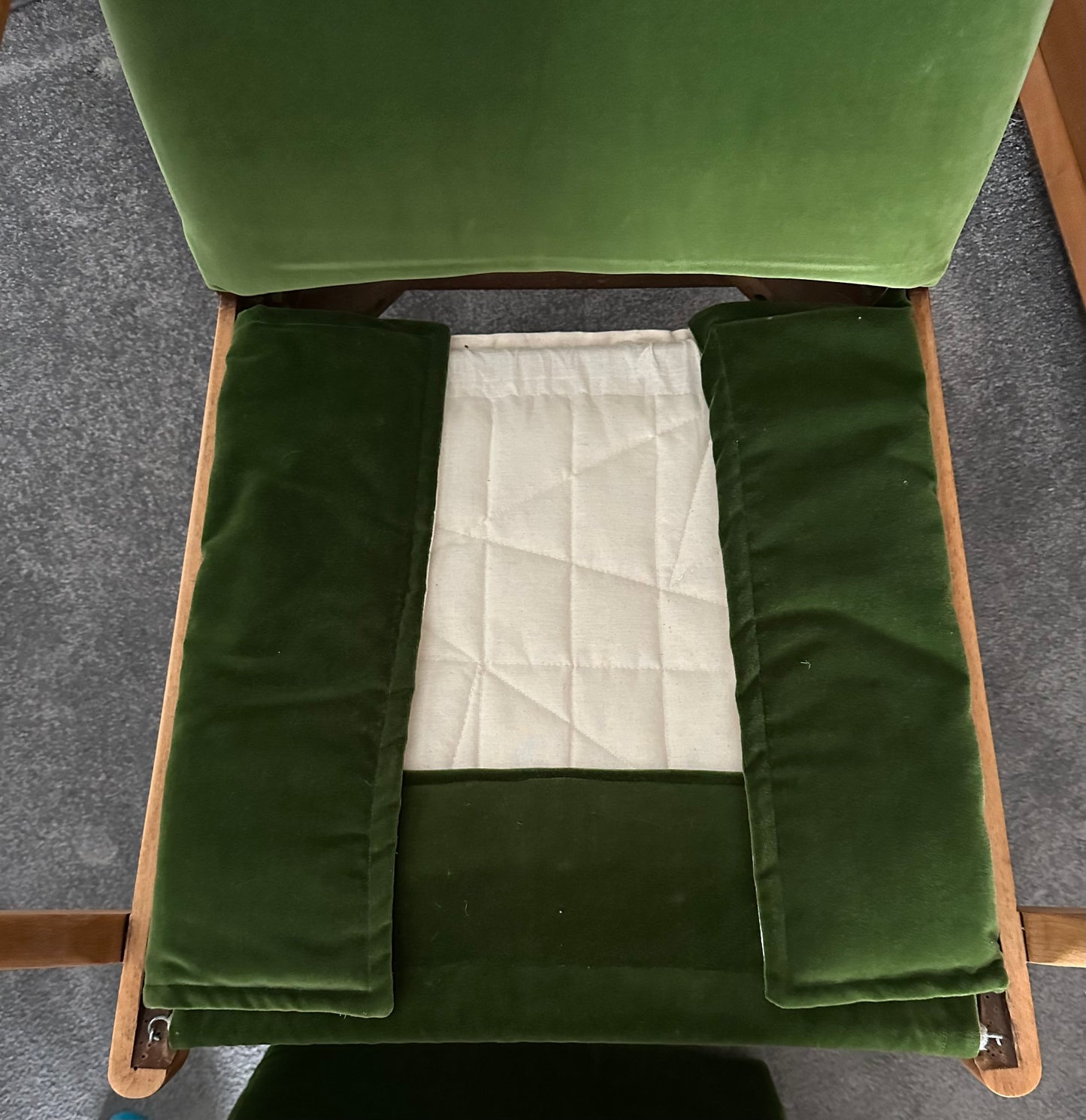 Parker Knoll PK973-4 Rocking chair in Neptune Mallard velvet