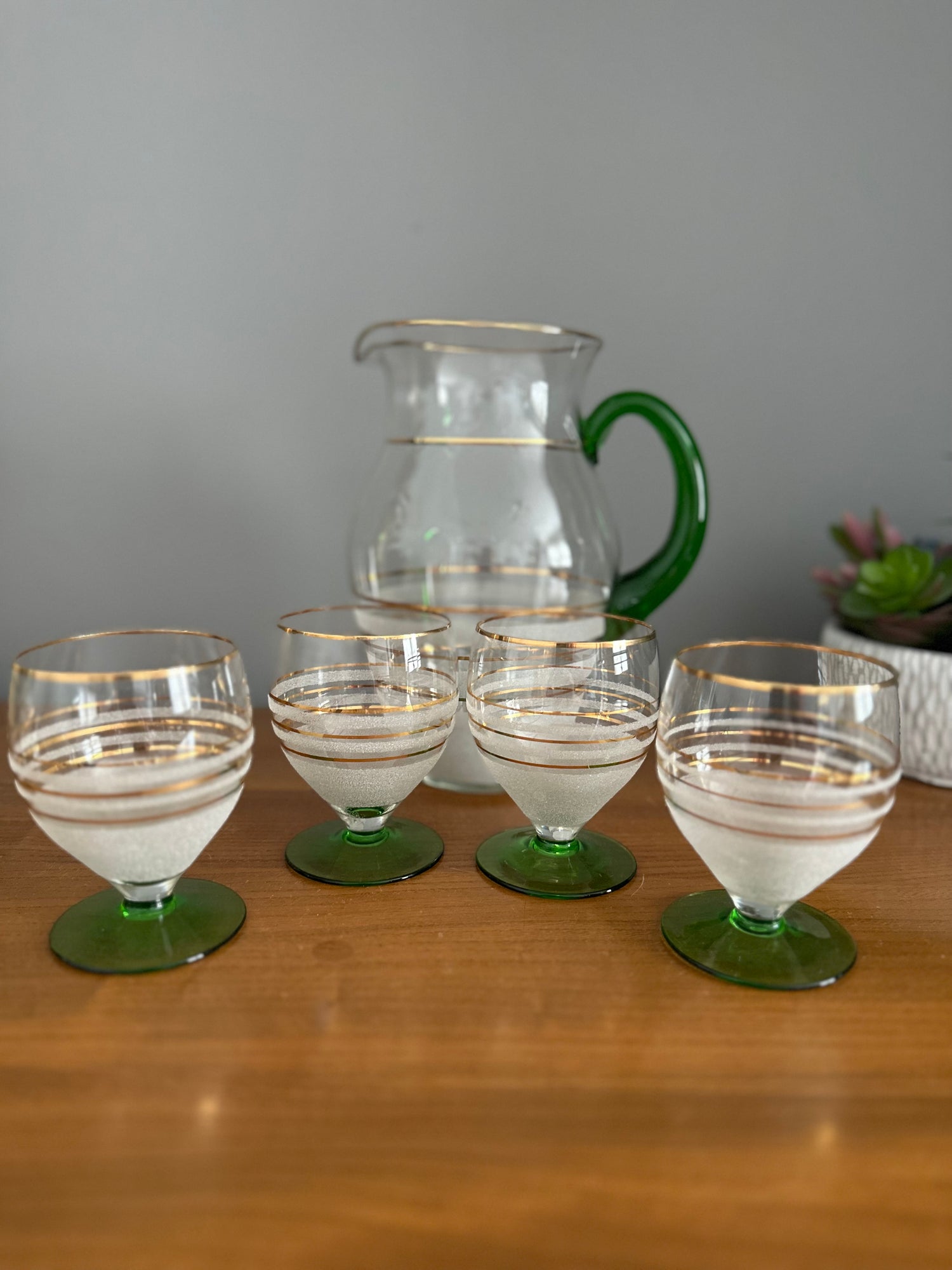 Glass, Pottery & Porcelain