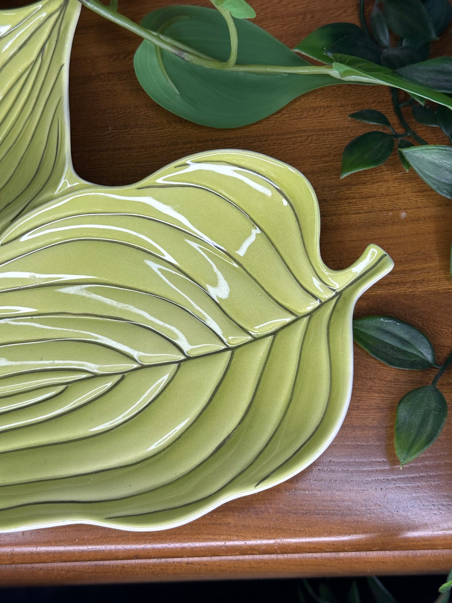 Vintage Carltonware Australian Design leaf dish